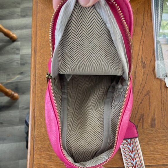 Pink small over the shoulder bag - Picture 3 of 4
